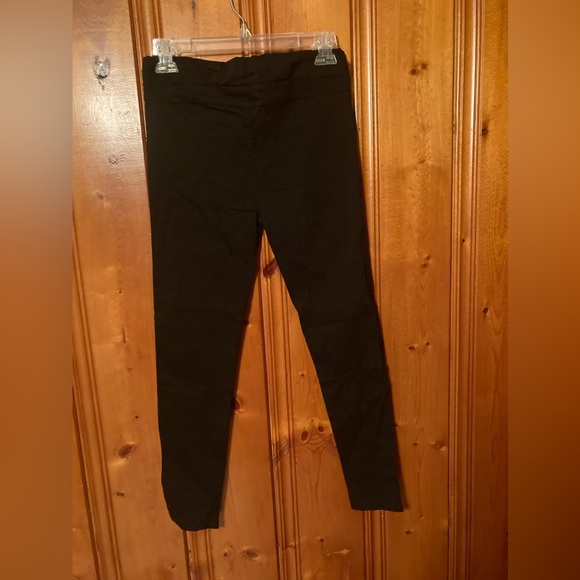 Size Med Distressed  Women’s Leggings with pockets  Lenght 24 New - Picture 2 of 5